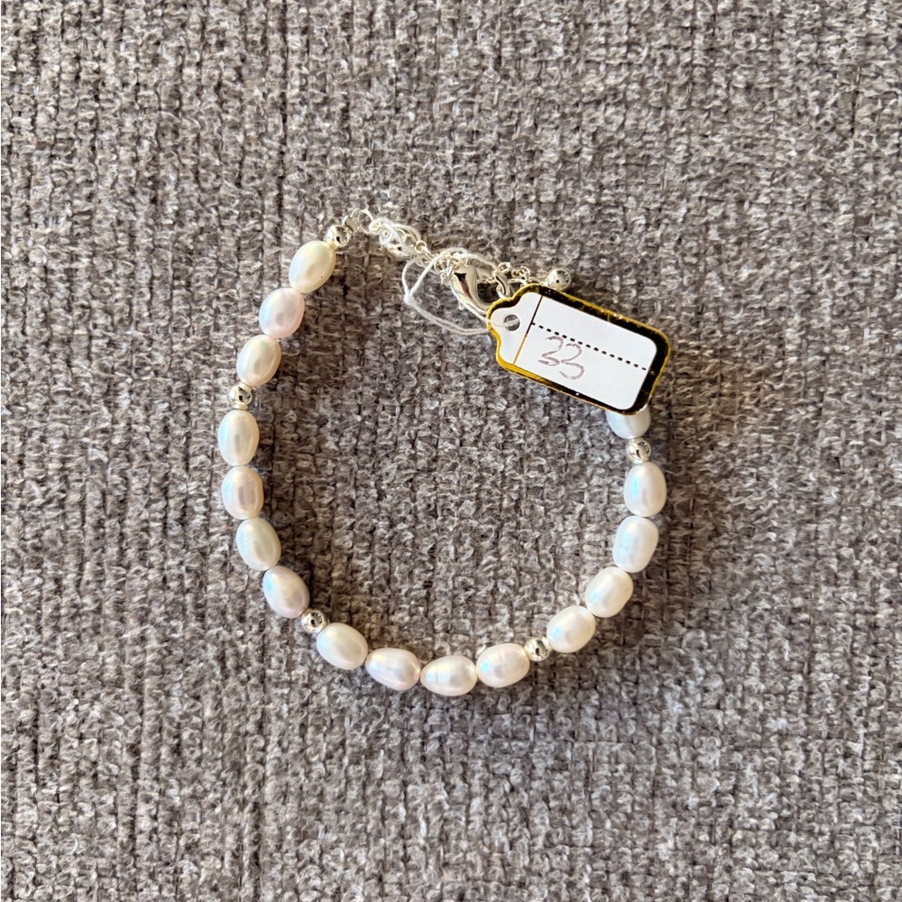 Elegant Pearl Bracelet